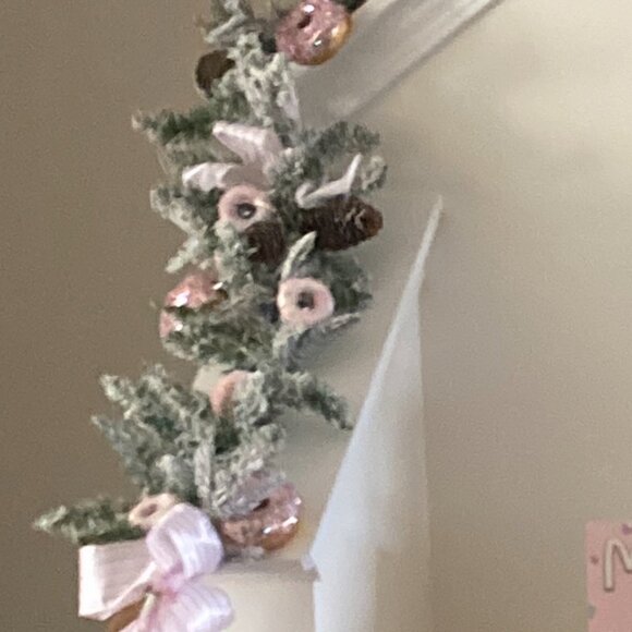 Set of 4 Pink Glitter Donut Christmas Holiday Candy Gingerbread Ornaments - Picture 5 of 6